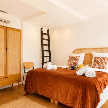 Guest house 552 Charming House - Boulogne-Billancourt